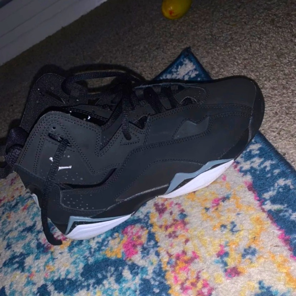 I am Selling A Pair Of Jordans, A size 6 in kids